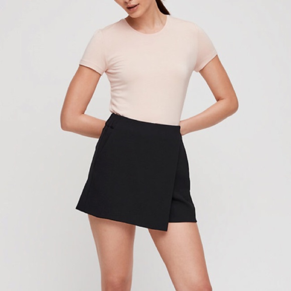 Aritzia Black Hikaru skort